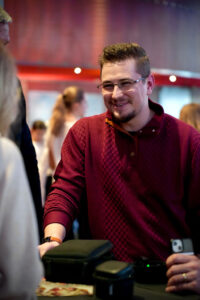 Bild: Dennis bei der Filmpremiere in München